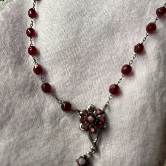 Garnet color necklace and earring set - Picture 4 of 7
